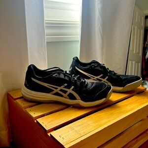 ASICS size 8 1/2 volleyball upcourt 5 shoes